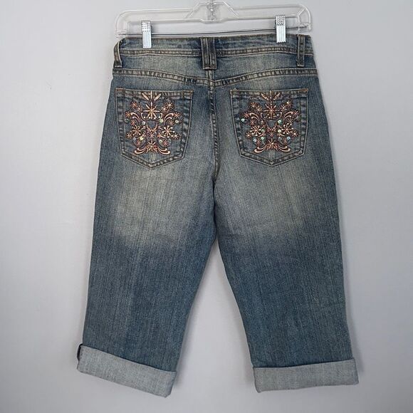 Nine Point Eight Women’s size 8 denim cropped jeans capris Y2k  with bling - Picture 1 of 12